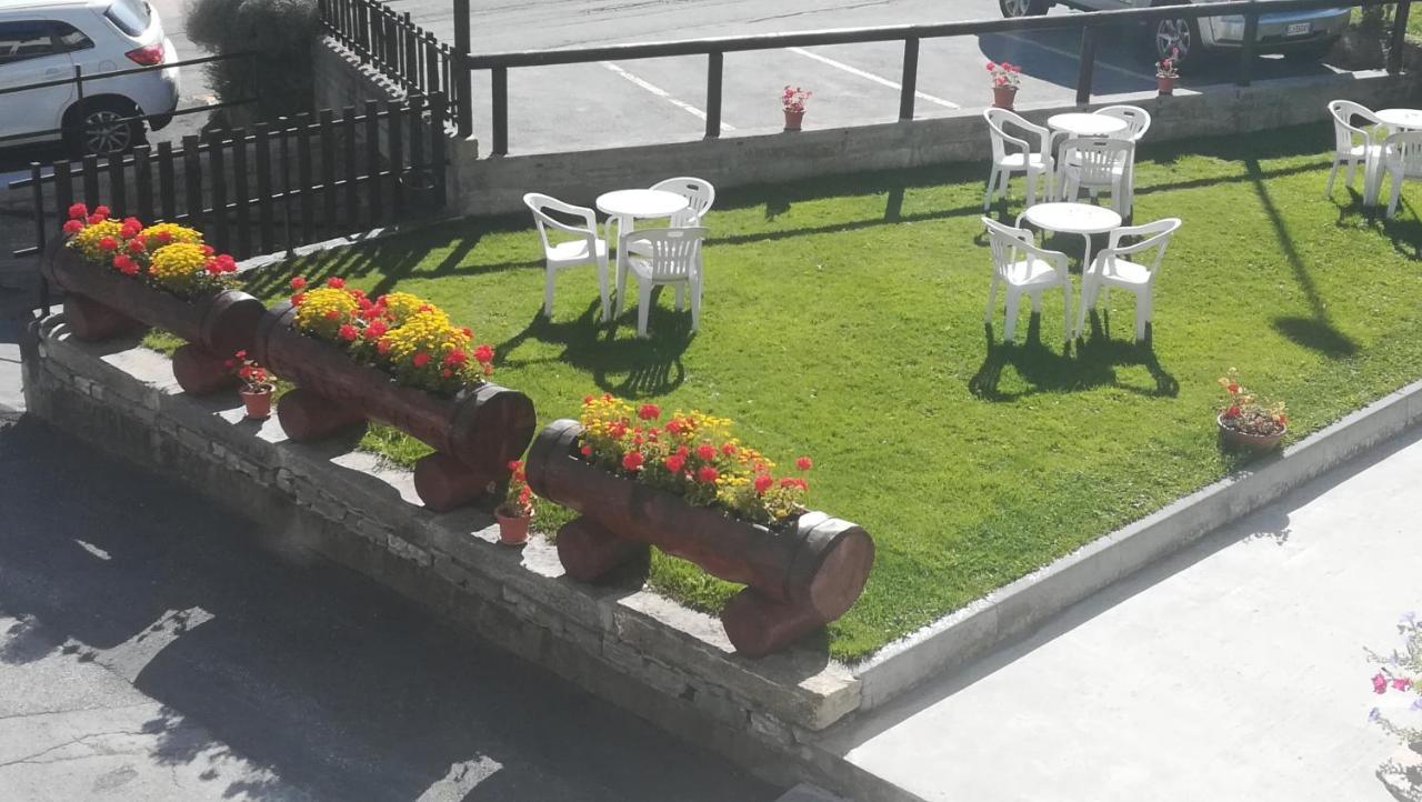 Affittacamere Entreves La Thuile Buitenkant foto